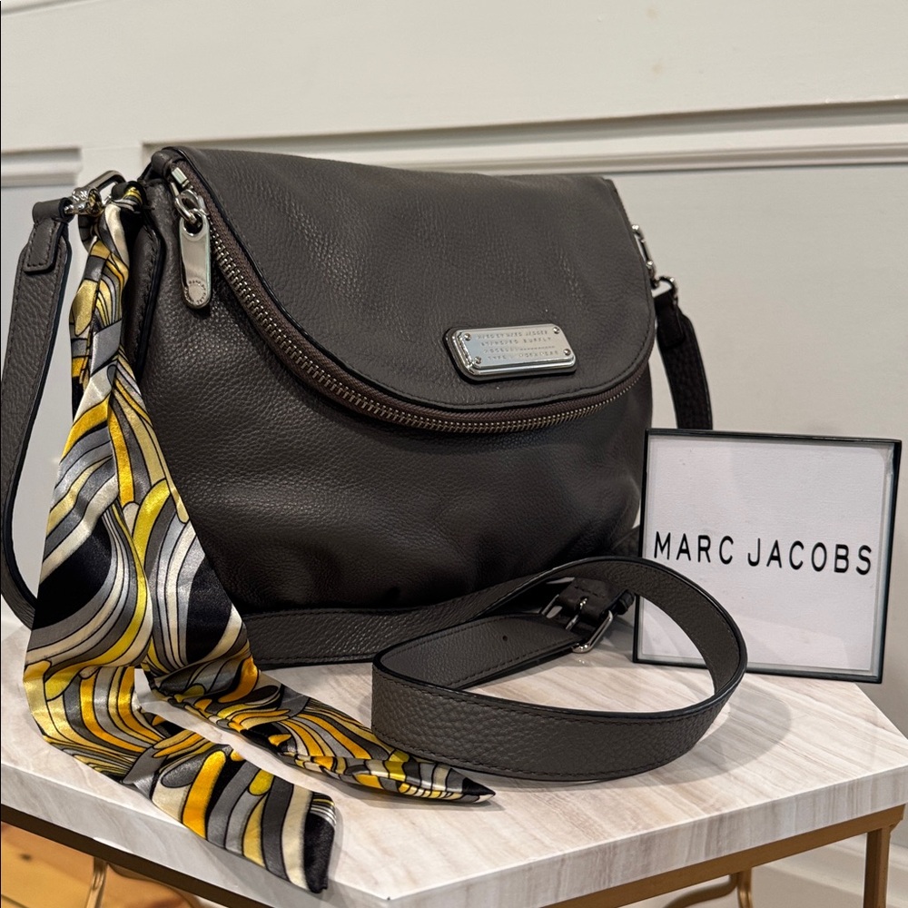 Marc Jacobs gray shoulder bag